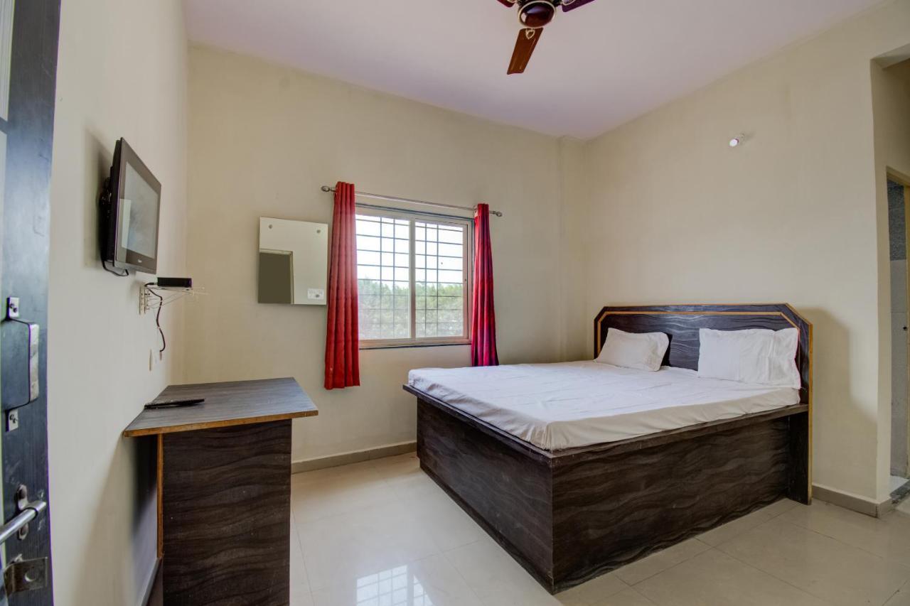 Spot On Sri Srinivasa Lodge Kurmannapalem Dış mekan fotoğraf